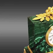 Часы «Рябина» из малахита с бронзовой веткой — оригинальный подарок — фотография 2