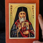 На память: Икона деревянная "Святитель Нектарий Эгинский" — фотография 1