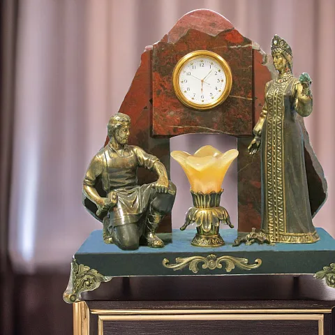 Часы «Каменный цветок» с яшмой, долеритом и селенитом — красивый подарок