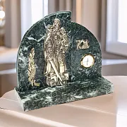 Часы с солдатом и мечом в подарок — фотография 1