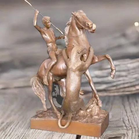 На память: Композиция «Тигр и всадник» из бронзы