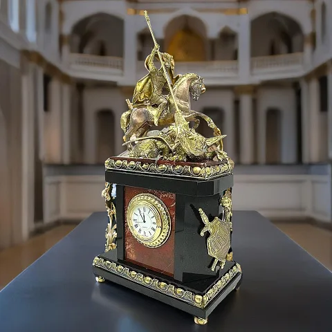 Подарочные интерьерные часы «Георгий Победоносец» из яшмы